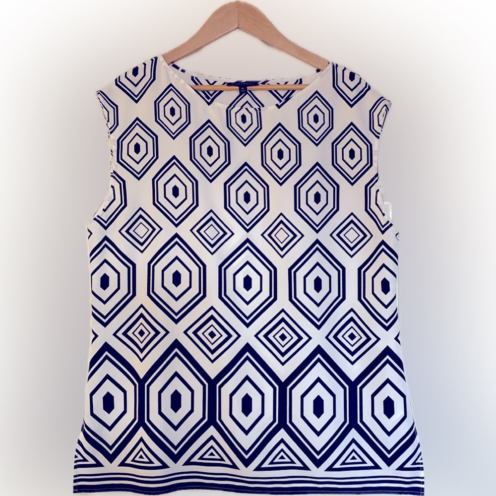 Banana Republic XL Tunic Blouse. Sleeveless. White/Navy Geometric Print.